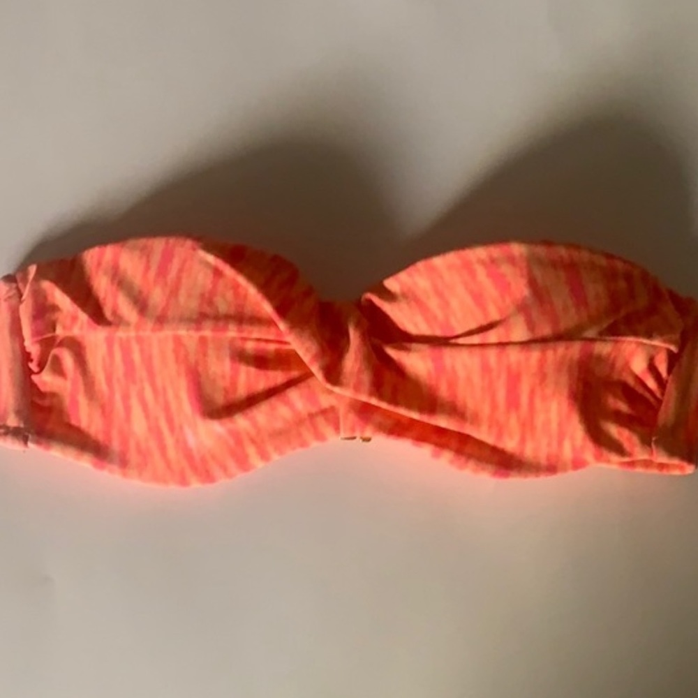 New FOREVER 21 PADDED TWIST BANDEAU BIKINI SWIM TOP